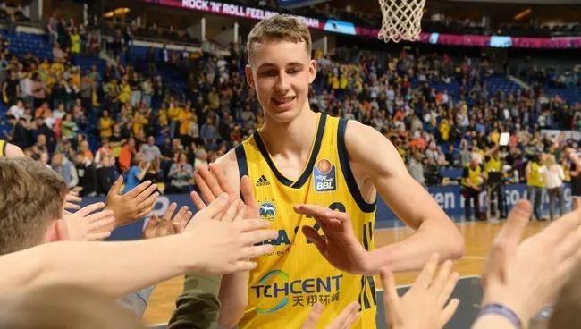 的发球和精 的发球和精